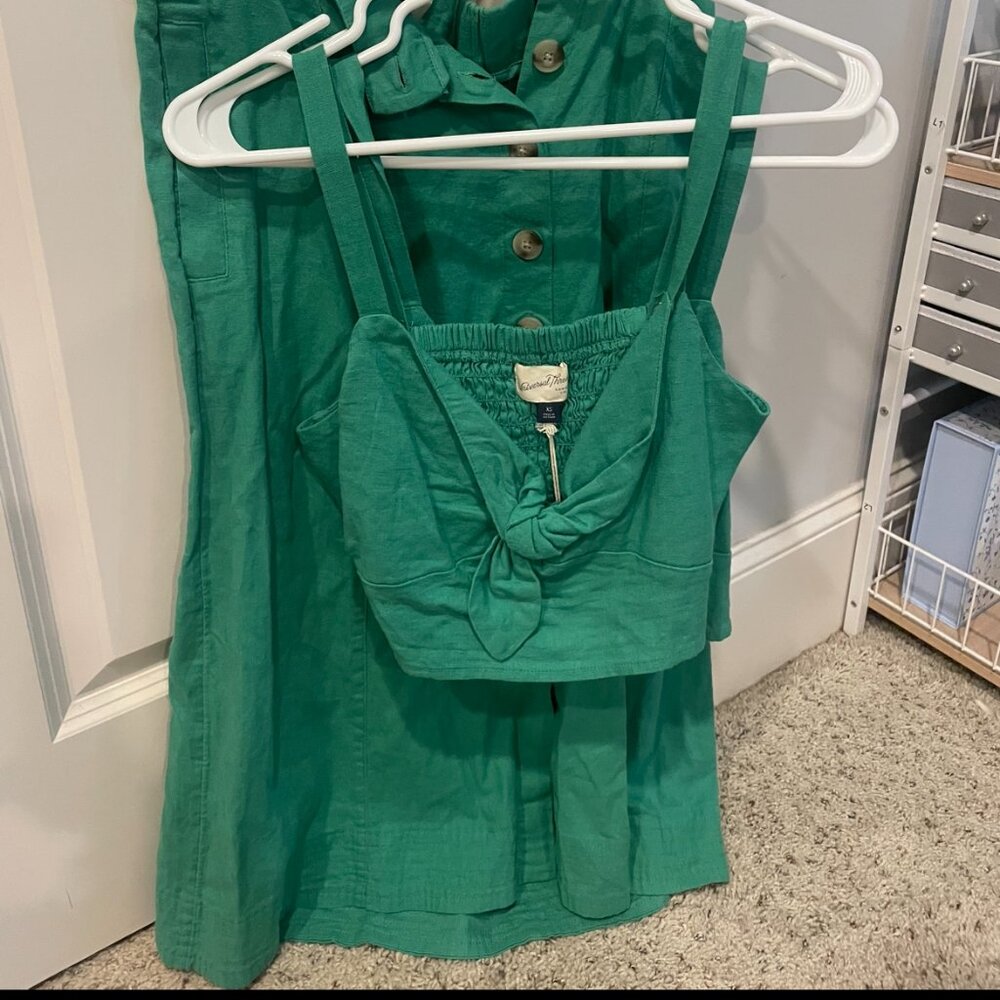 Target -- Universal Thread Set - Picture 2 of 2